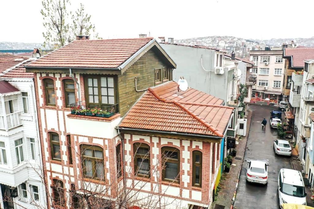 Historical Greco-Ottoman Pavilion Near Tram In Fatih Стамбул Экстерьер фото